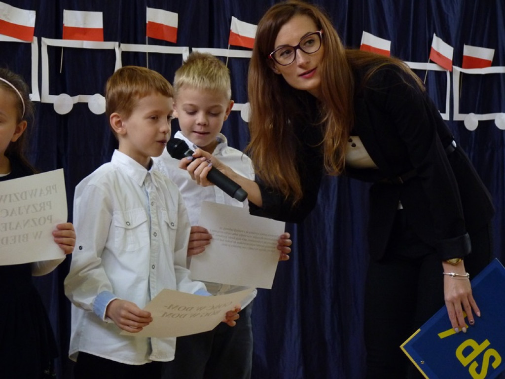 Happening niepodległościowy w SP 4