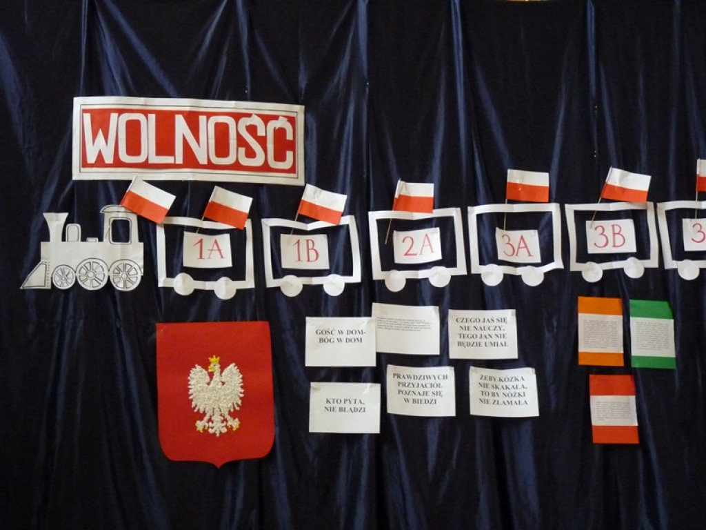 Happening niepodległościowy w SP 4