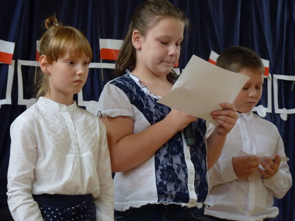Happening niepodległościowy w SP 4