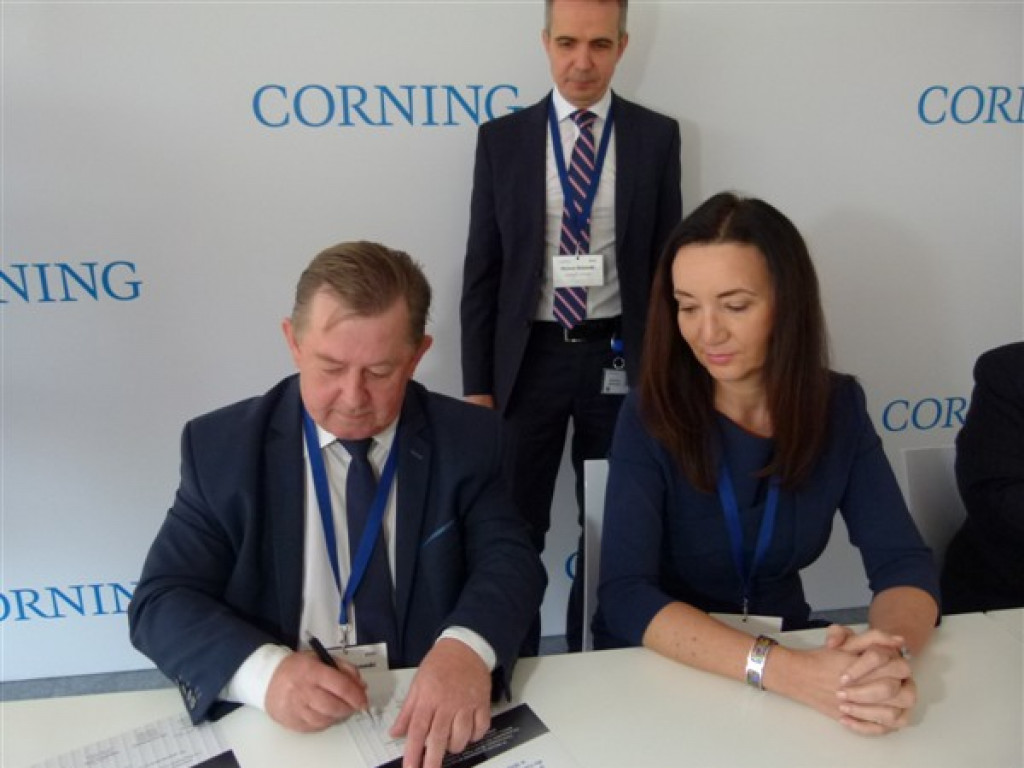 Wmurowanie kamienia węgielnego pod rozbudowę Corninga