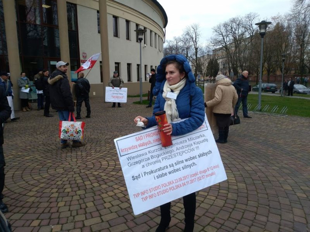 Kolejna pikieta przed sądem w Łowiczu