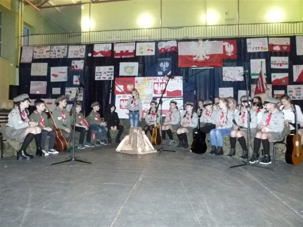 Patriotyczna wieczornica w Dmosinie
