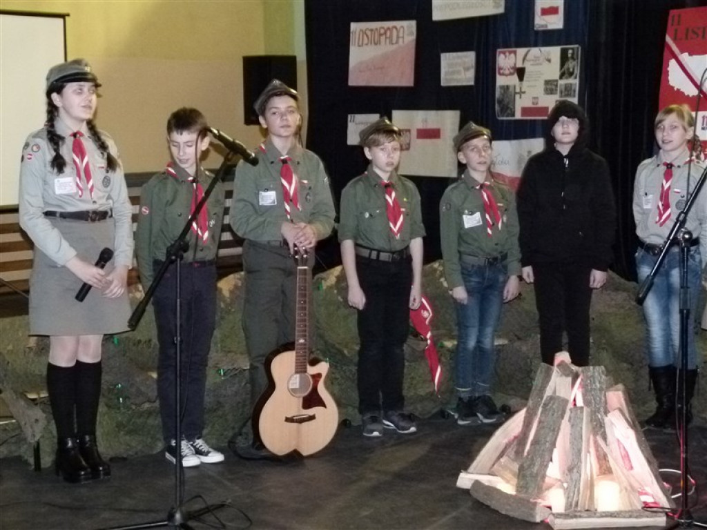 Patriotyczna wieczornica w Dmosinie