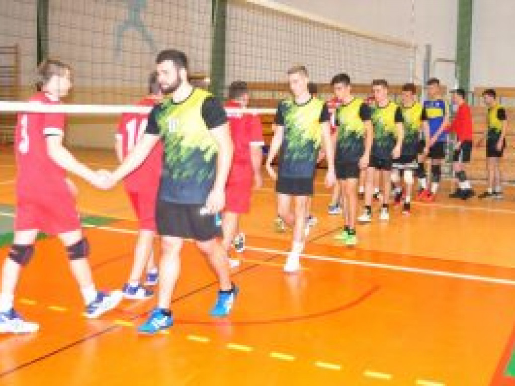Mnichy na razie nie oddali prowadzenia