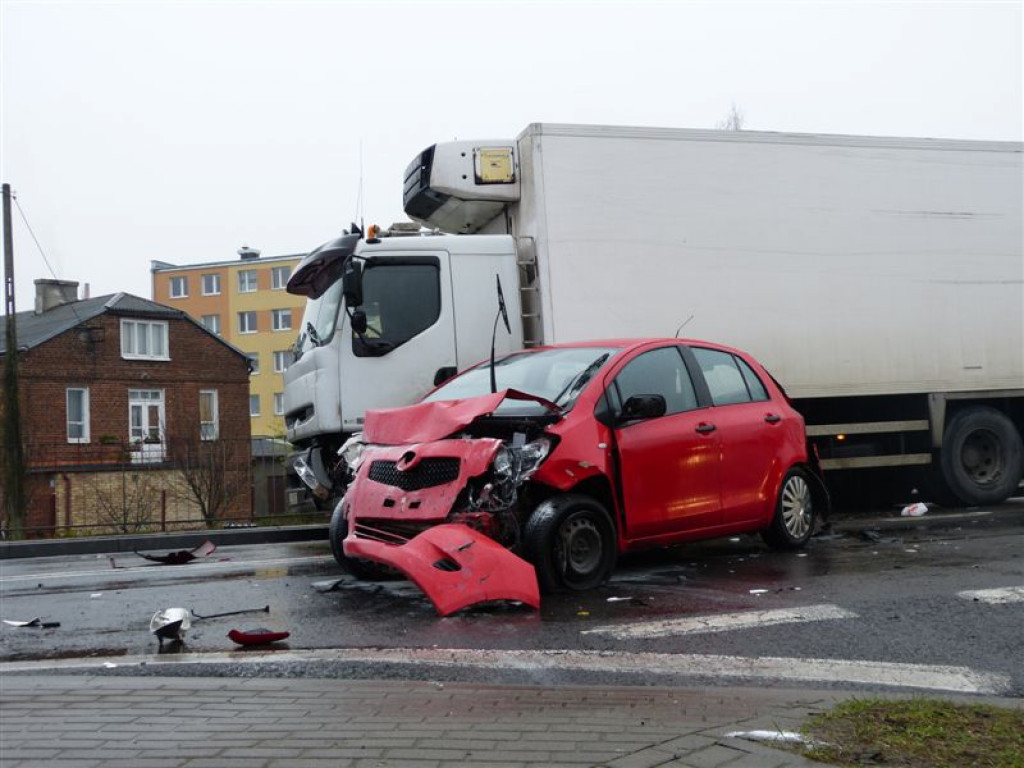 Wypadek na Warszawskiej. Ulica nieprzejezdna