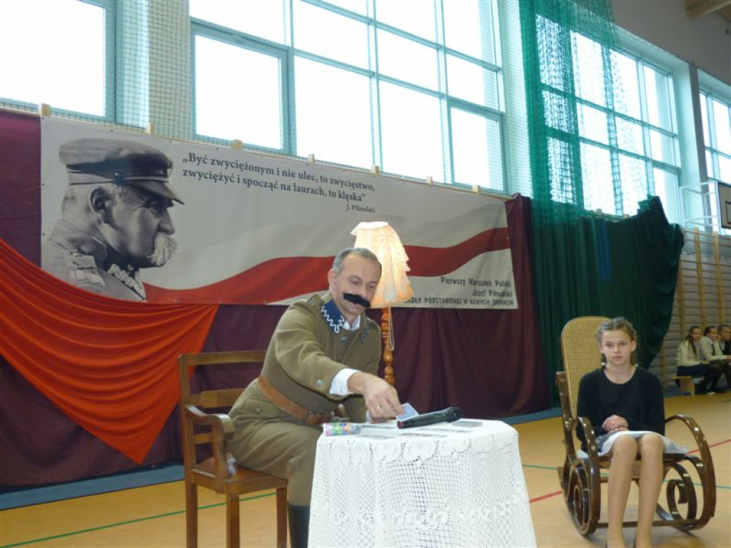 Pamiątkowa tablica w 150. rocznicę urodzin Józefa Piłsudskiego