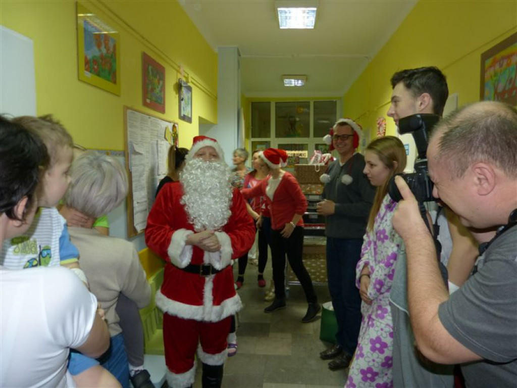 Mikołaj odwiedził dzieci na oddziale pediatrii