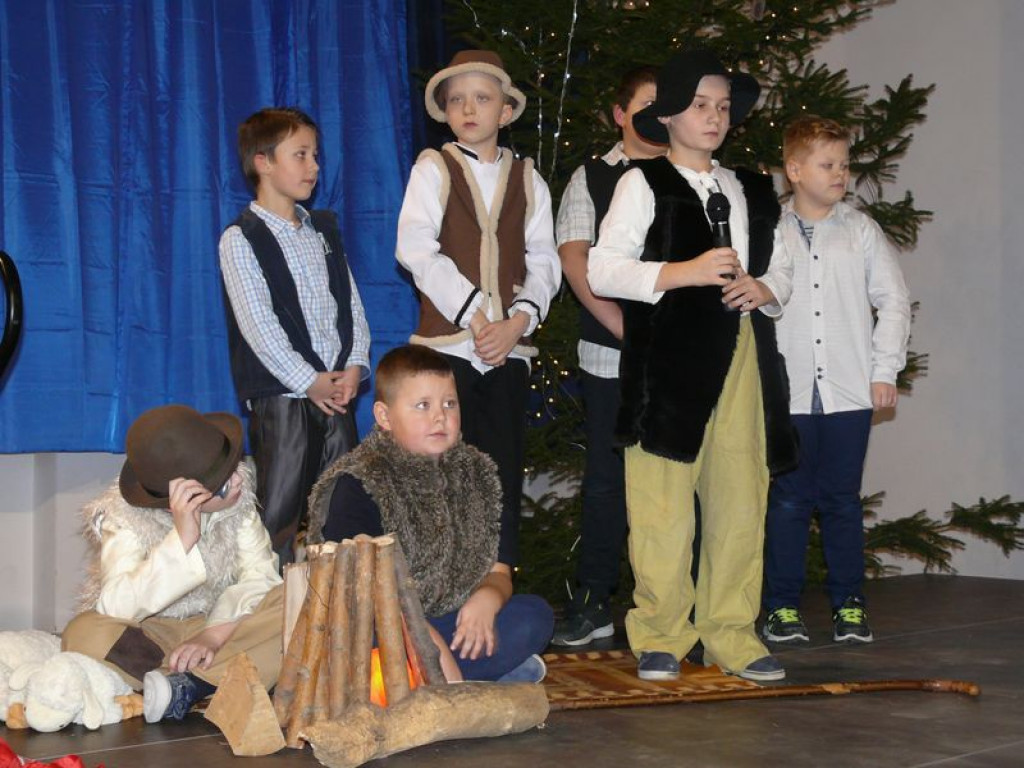 Jasełka i kiermasz w nieborowskiej szkole
