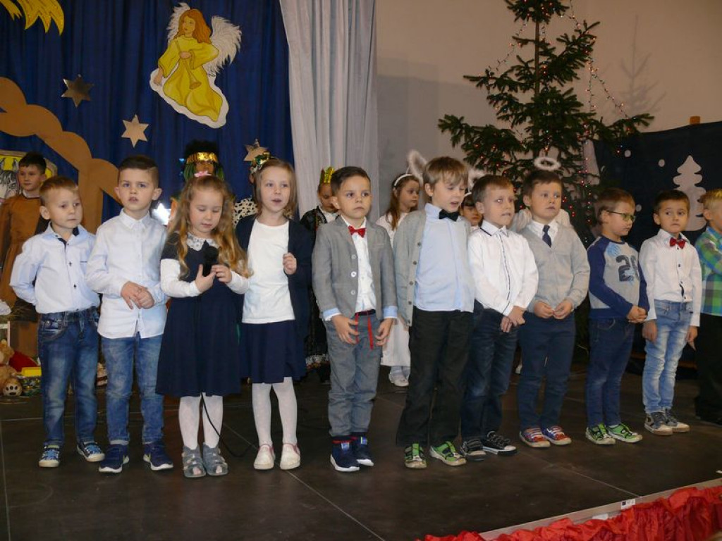 Jasełka i kiermasz w nieborowskiej szkole