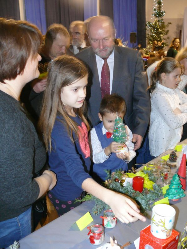 Jasełka i kiermasz w nieborowskiej szkole