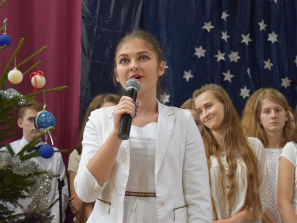 Kolędowanie w łowickich liceach