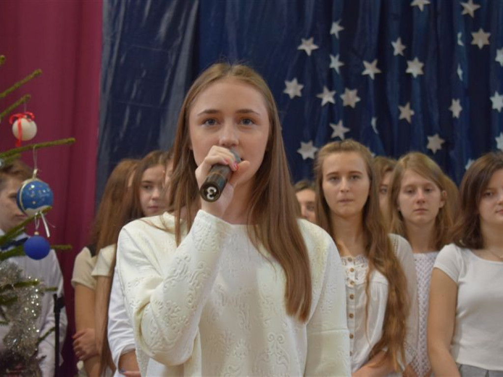 Kolędowanie w łowickich liceach