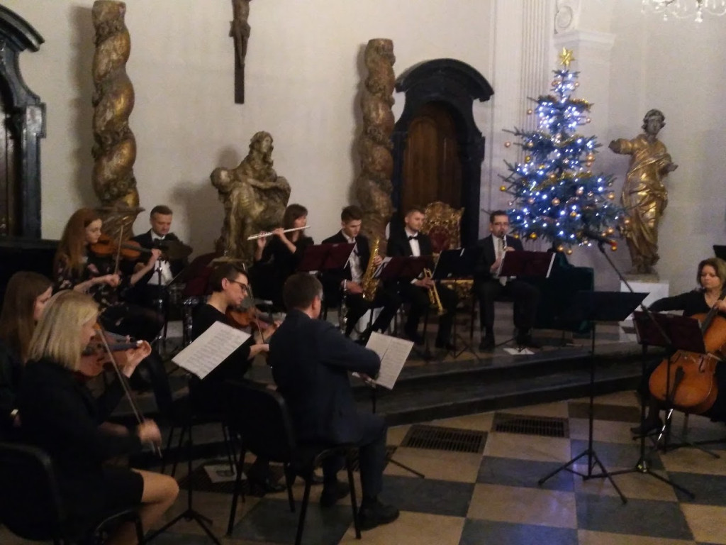 Koncert bożonarodzeniowy przy pełnej widowni