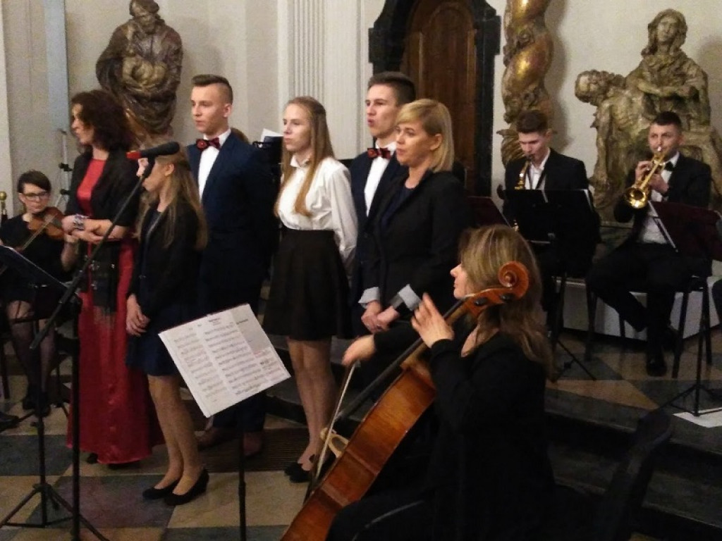 Koncert bożonarodzeniowy przy pełnej widowni