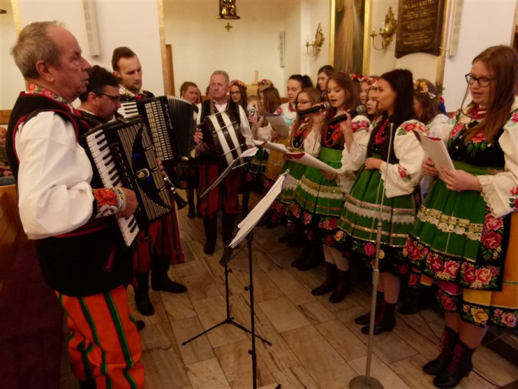 Orszaki Trzech Króli w Mąkolicach i Głownie