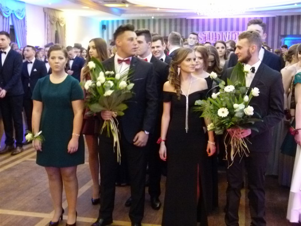 Uczniowie ZSP nr 4 bawią się w Woli Gosławskiej