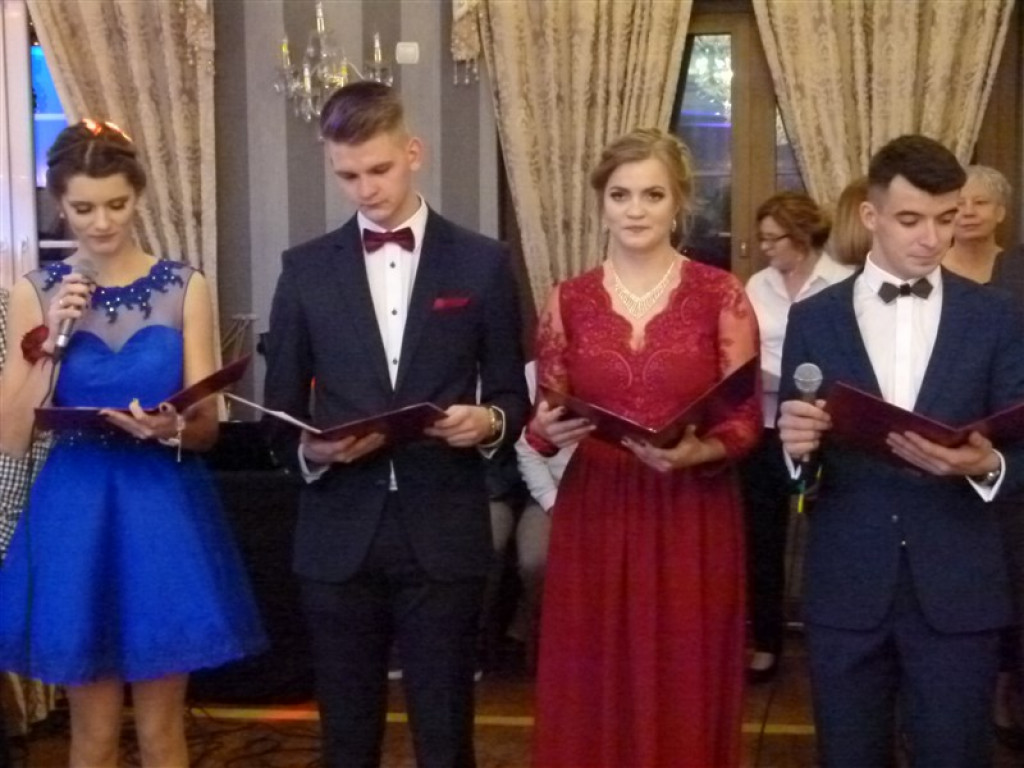 Uczniowie ZSP nr 4 bawią się w Woli Gosławskiej