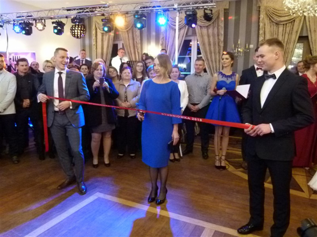 Uczniowie ZSP nr 4 bawią się w Woli Gosławskiej