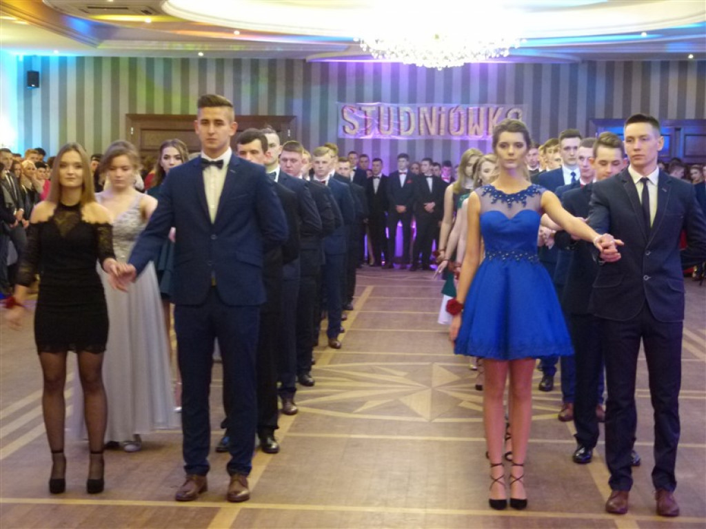Uczniowie ZSP nr 4 bawią się w Woli Gosławskiej