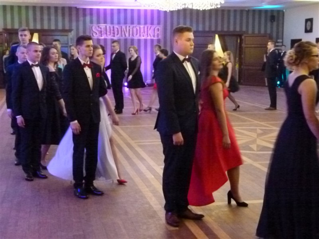 Uczniowie ZSP nr 4 bawią się w Woli Gosławskiej