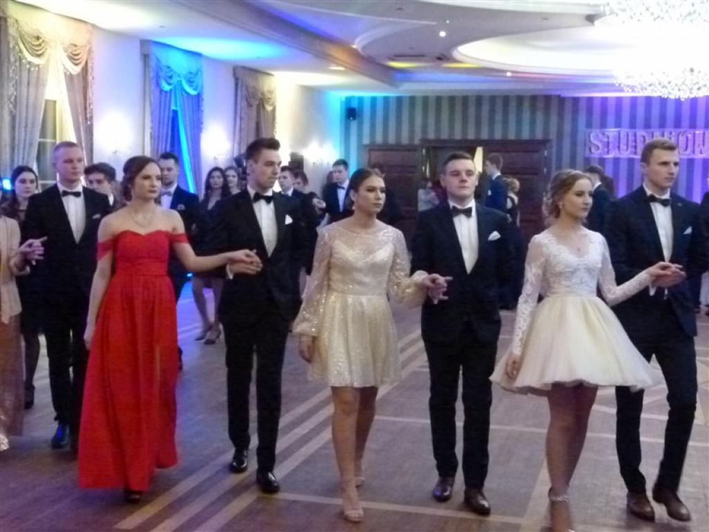 Uczniowie ZSP nr 4 bawią się w Woli Gosławskiej