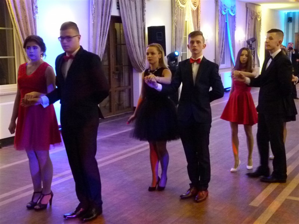 Uczniowie ZSP nr 4 bawią się w Woli Gosławskiej