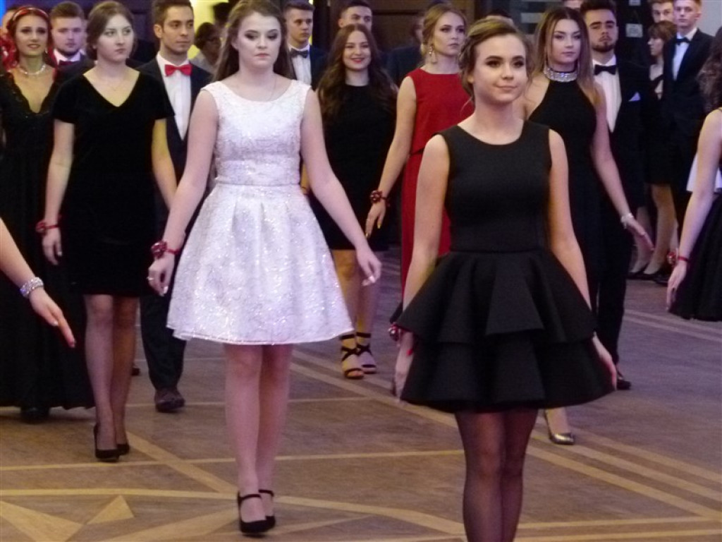 Uczniowie ZSP nr 4 bawią się w Woli Gosławskiej