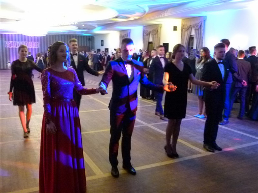 Uczniowie ZSP nr 4 bawią się w Woli Gosławskiej