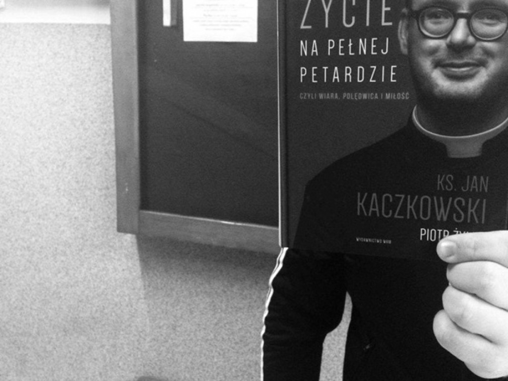 Ubierz się w książkę - czyli sleeveface w Chełmonie