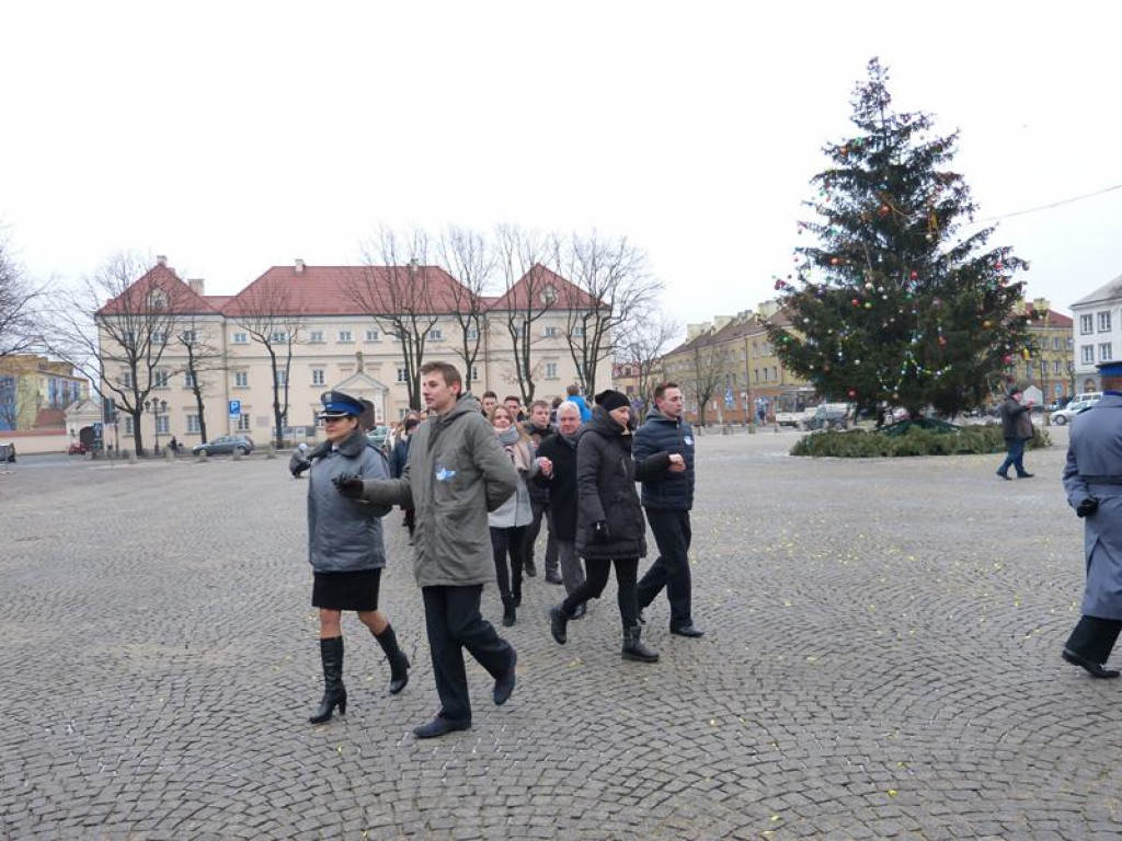 Maturzyści tańczyli poloneza na Starym Rynku