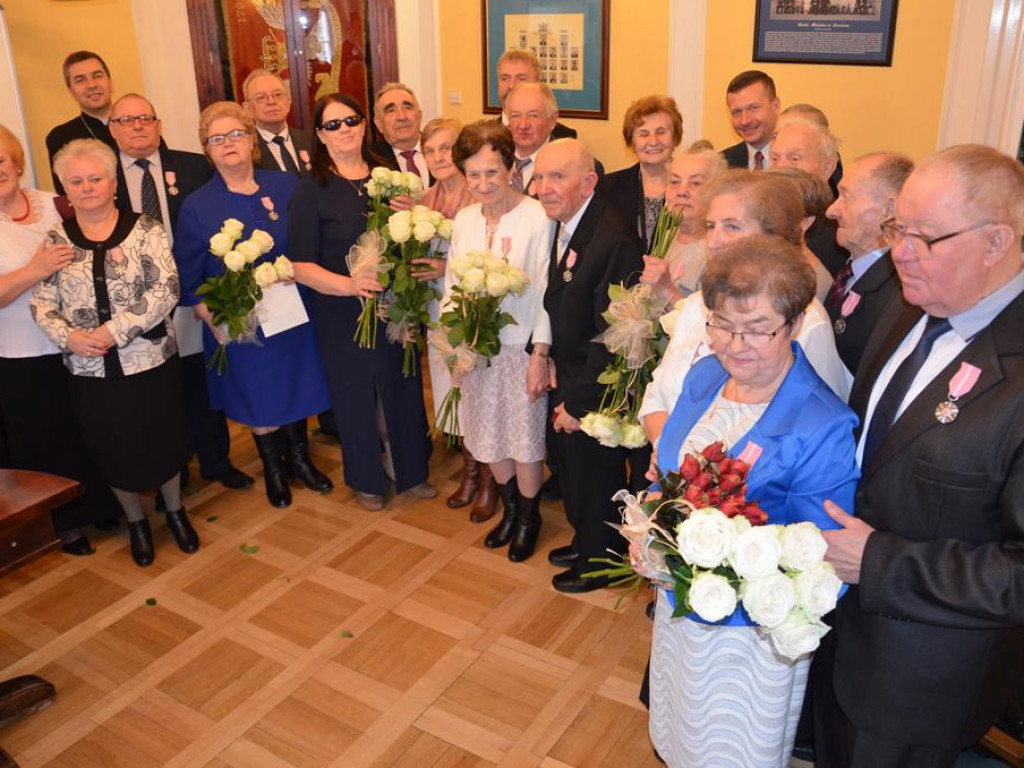 Złote Gody ośmiu par małżeńskich