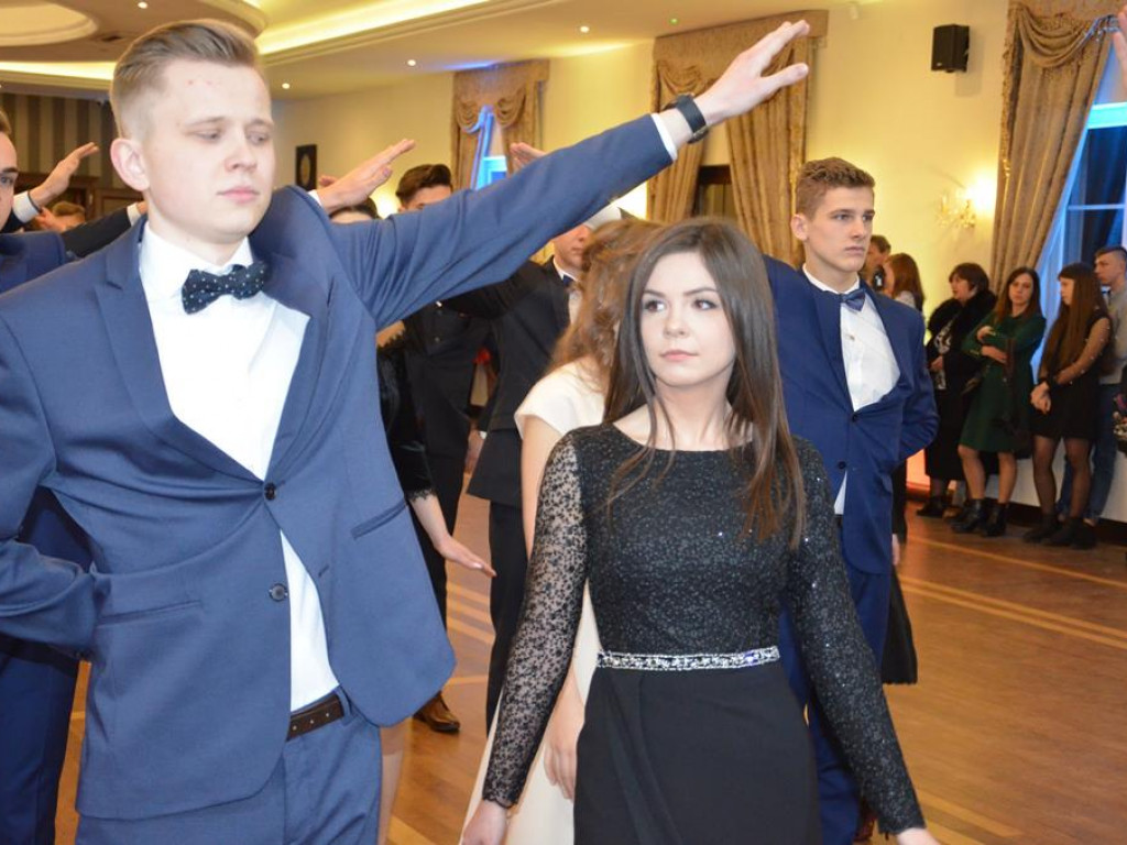 Studniówka I Liceum Ogólnokształcącego w Łowiczu - zdjęcia