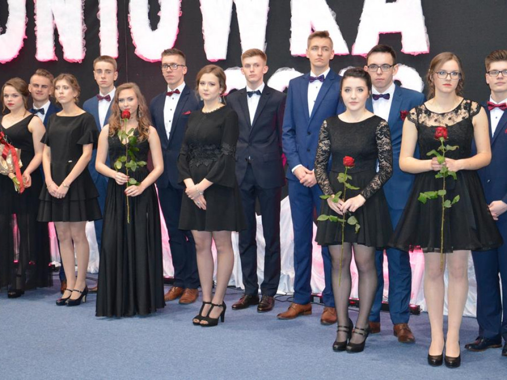 Pijarska studniówka w murach szkoły