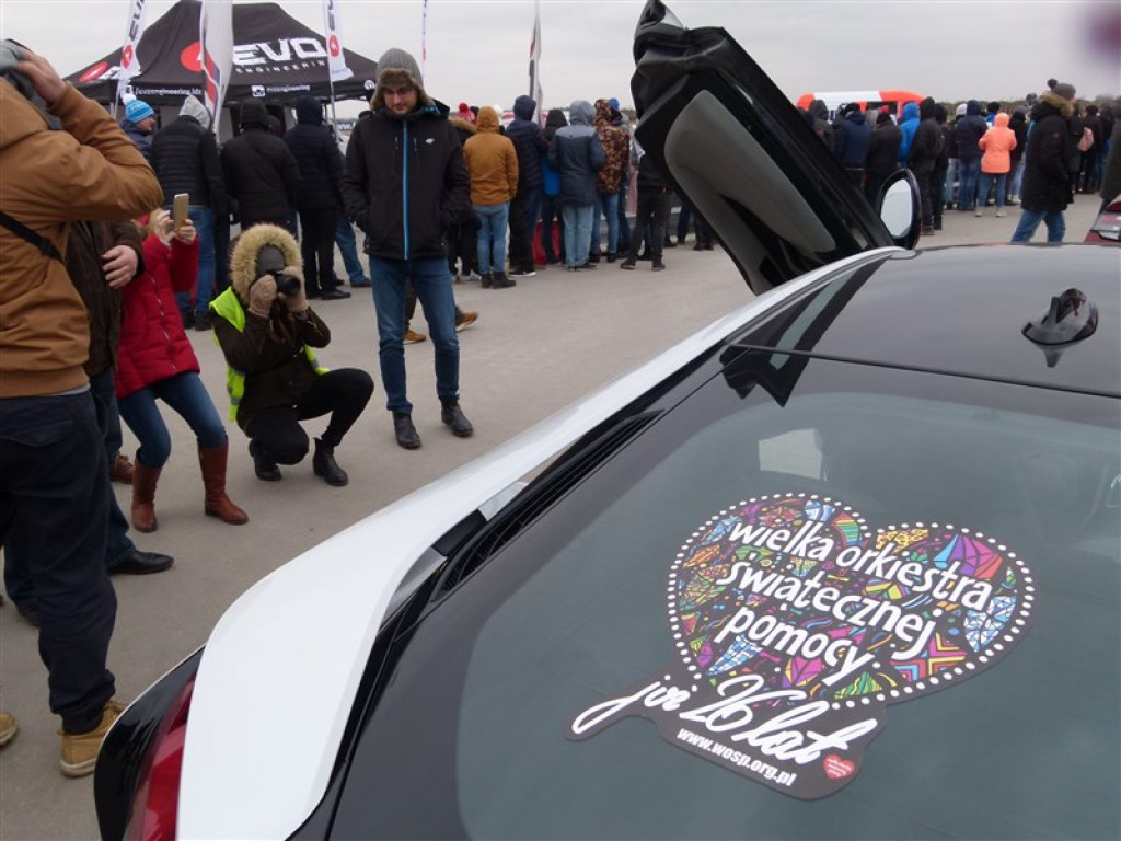 WOŚP z Hołowczycem na Torze Łódź w Kiełminie