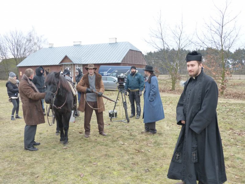 Ekipa filmowa nagrywa w skansenie w Maurzycach