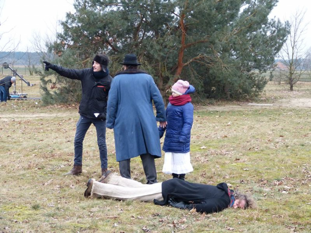 Ekipa filmowa nagrywa w skansenie w Maurzycach