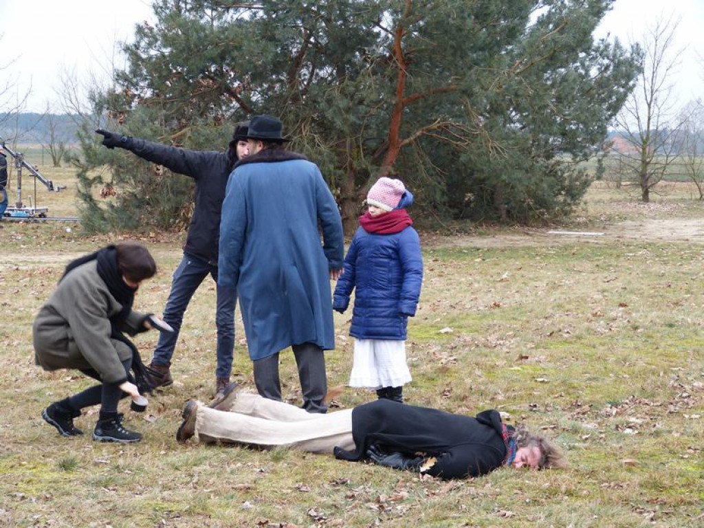 Ekipa filmowa nagrywa w skansenie w Maurzycach