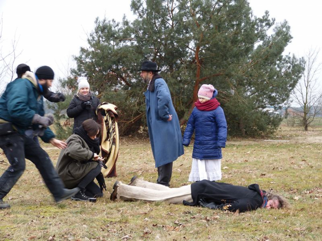Ekipa filmowa nagrywa w skansenie w Maurzycach