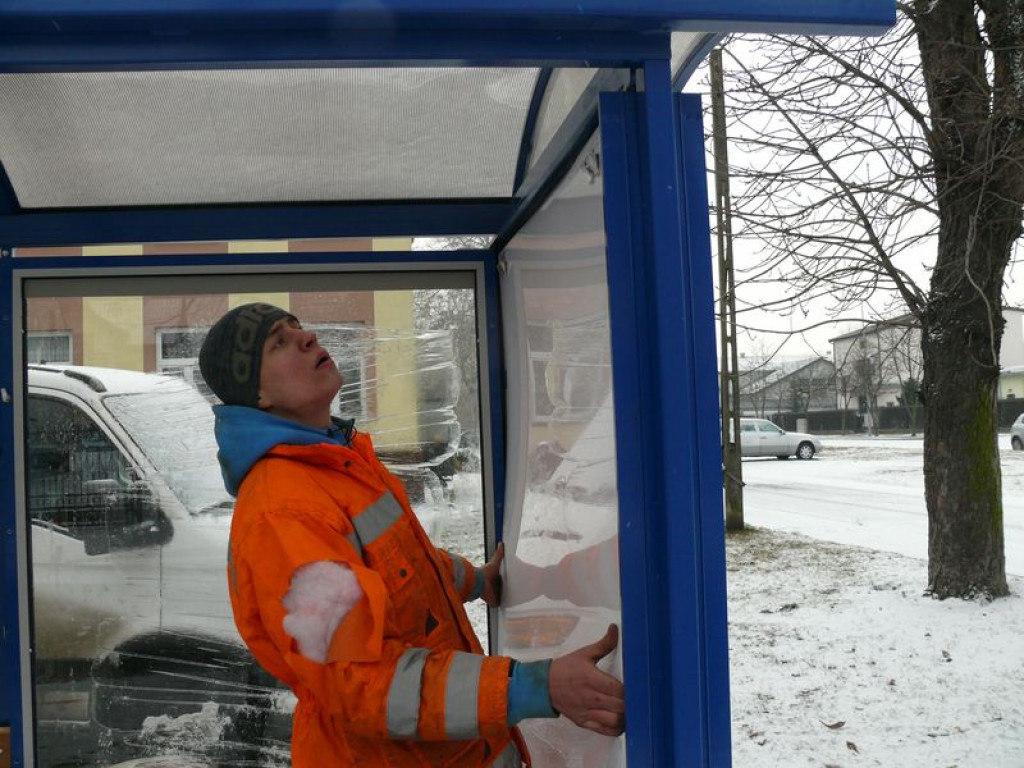 Nowe wiaty autobusowe są już ustawione