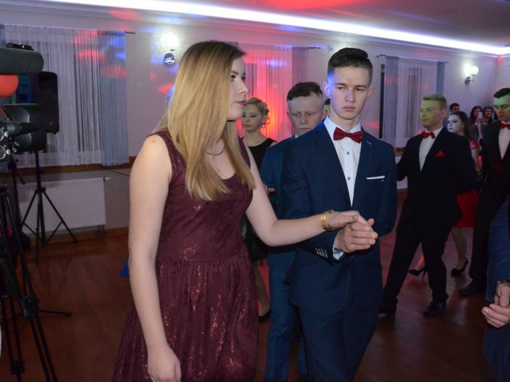W Edenie zabrzmiał polonez