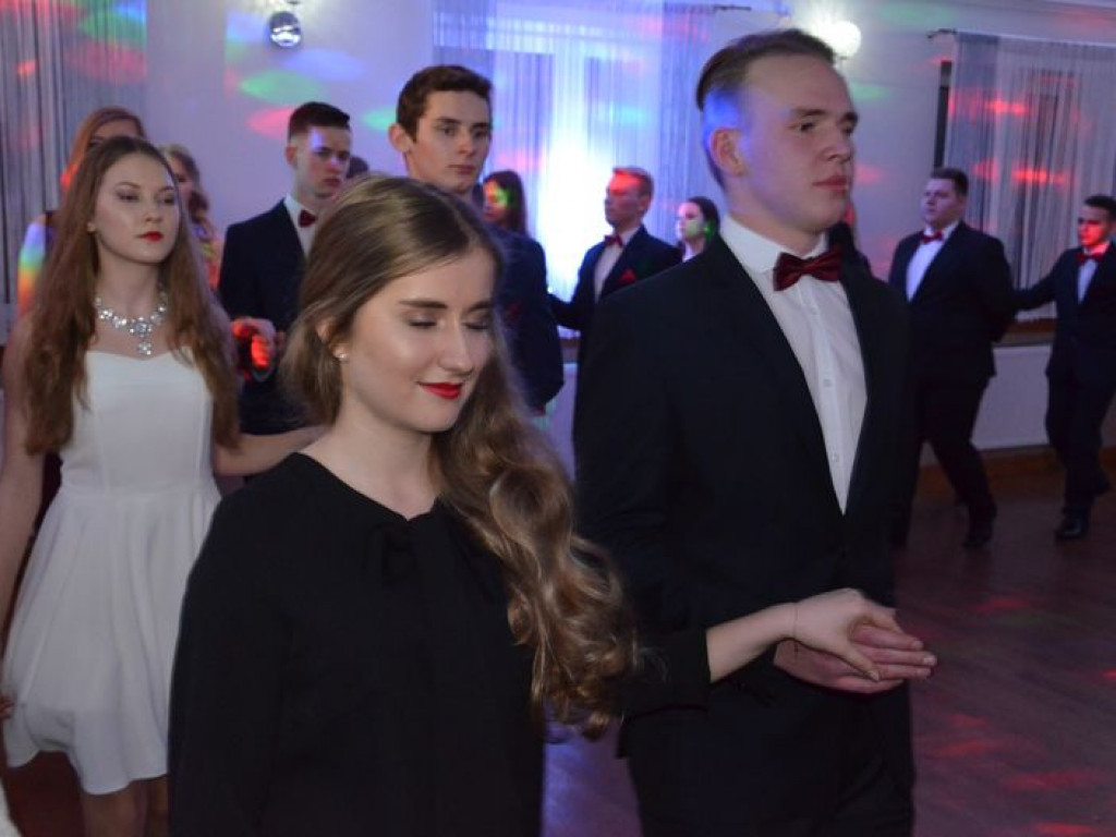 W Edenie zabrzmiał polonez