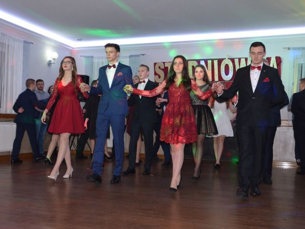 W Edenie zabrzmiał polonez