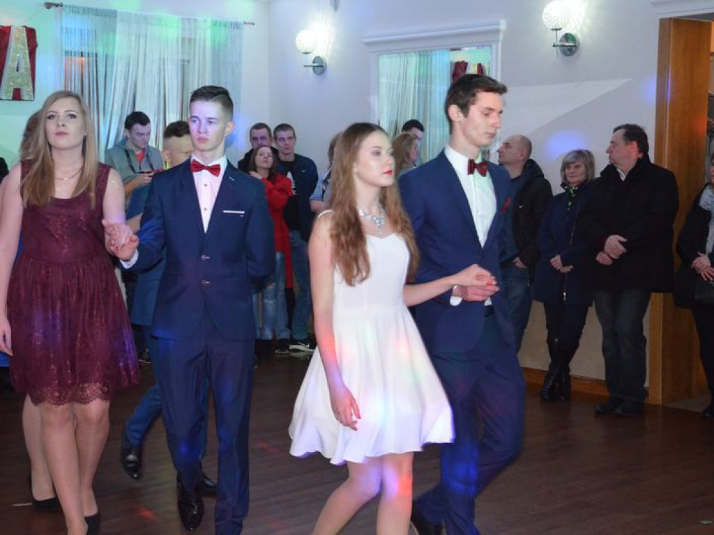 W Edenie zabrzmiał polonez