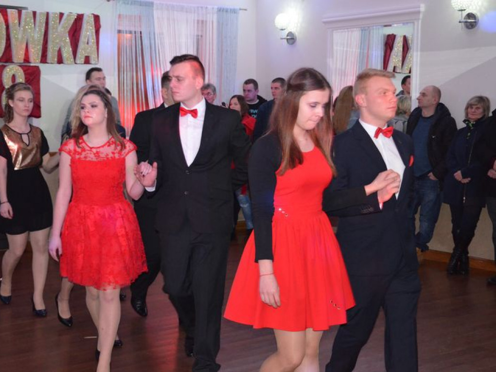 W Edenie zabrzmiał polonez