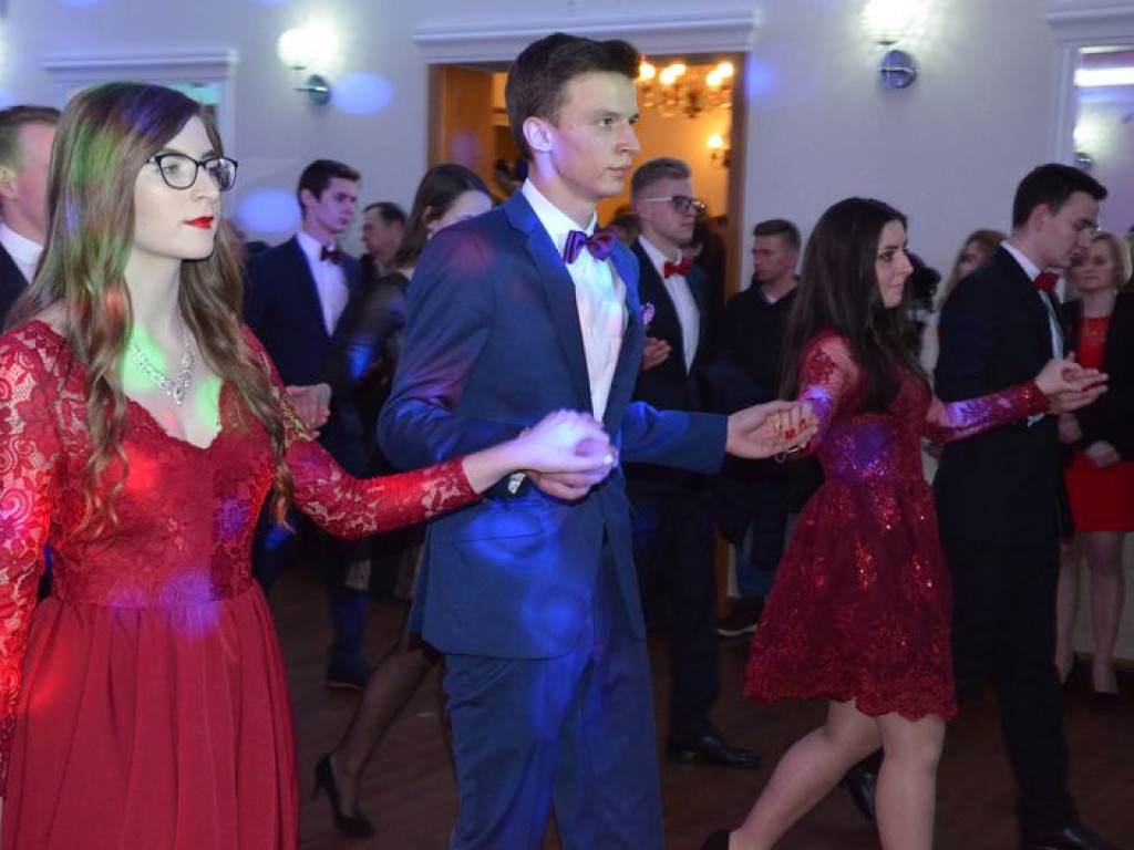 W Edenie zabrzmiał polonez