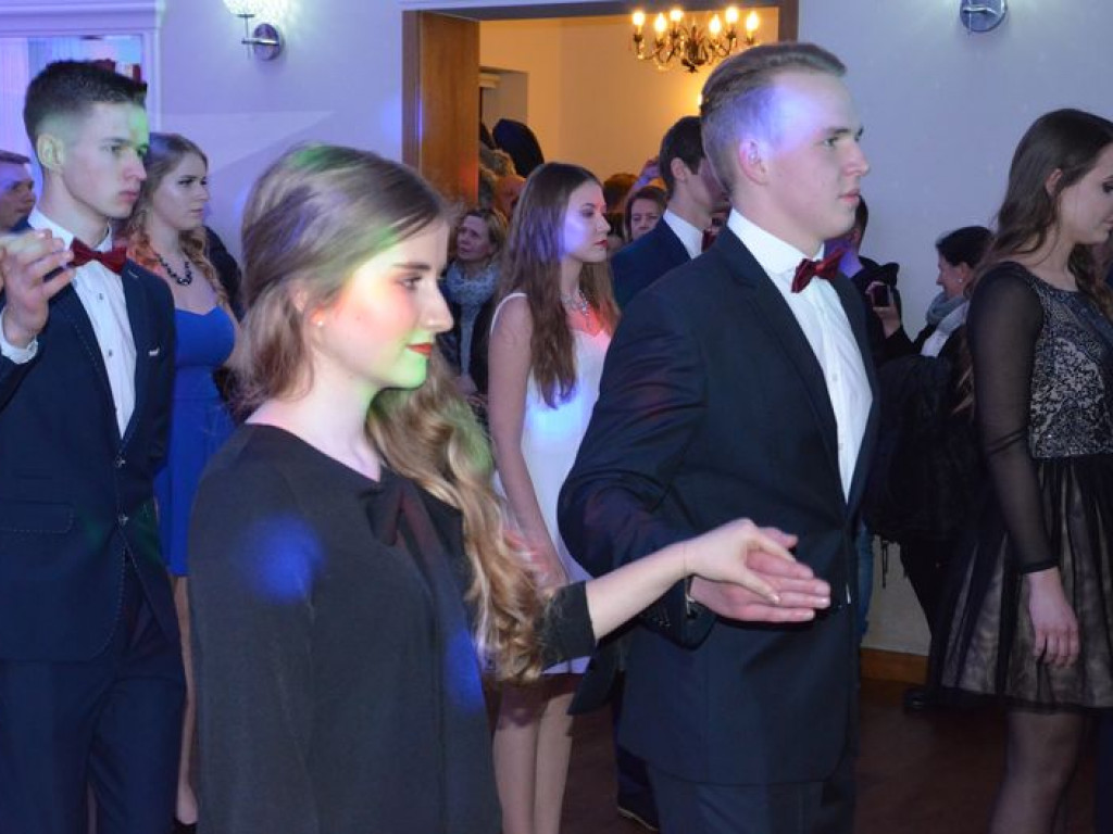 W Edenie zabrzmiał polonez