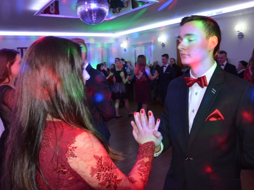 W Edenie zabrzmiał polonez