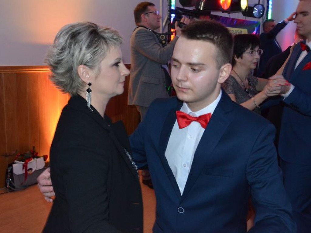 W Edenie zabrzmiał polonez