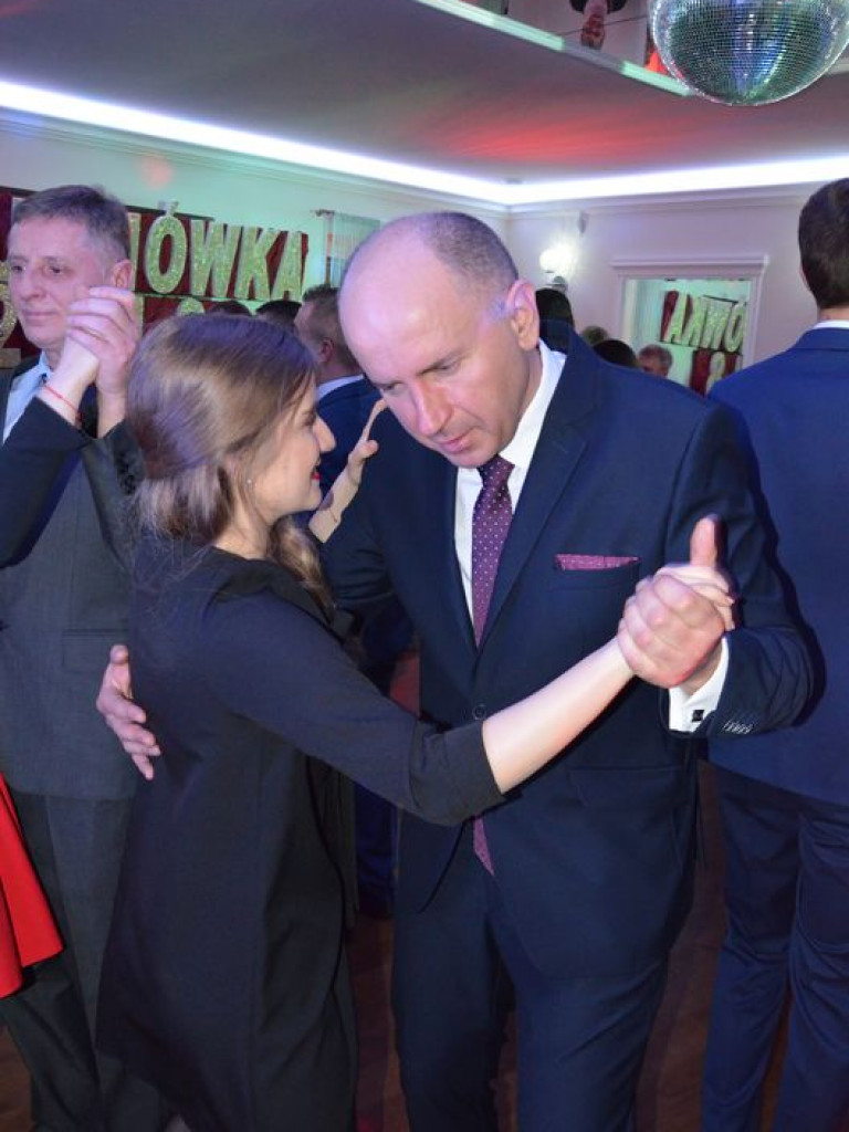 W Edenie zabrzmiał polonez