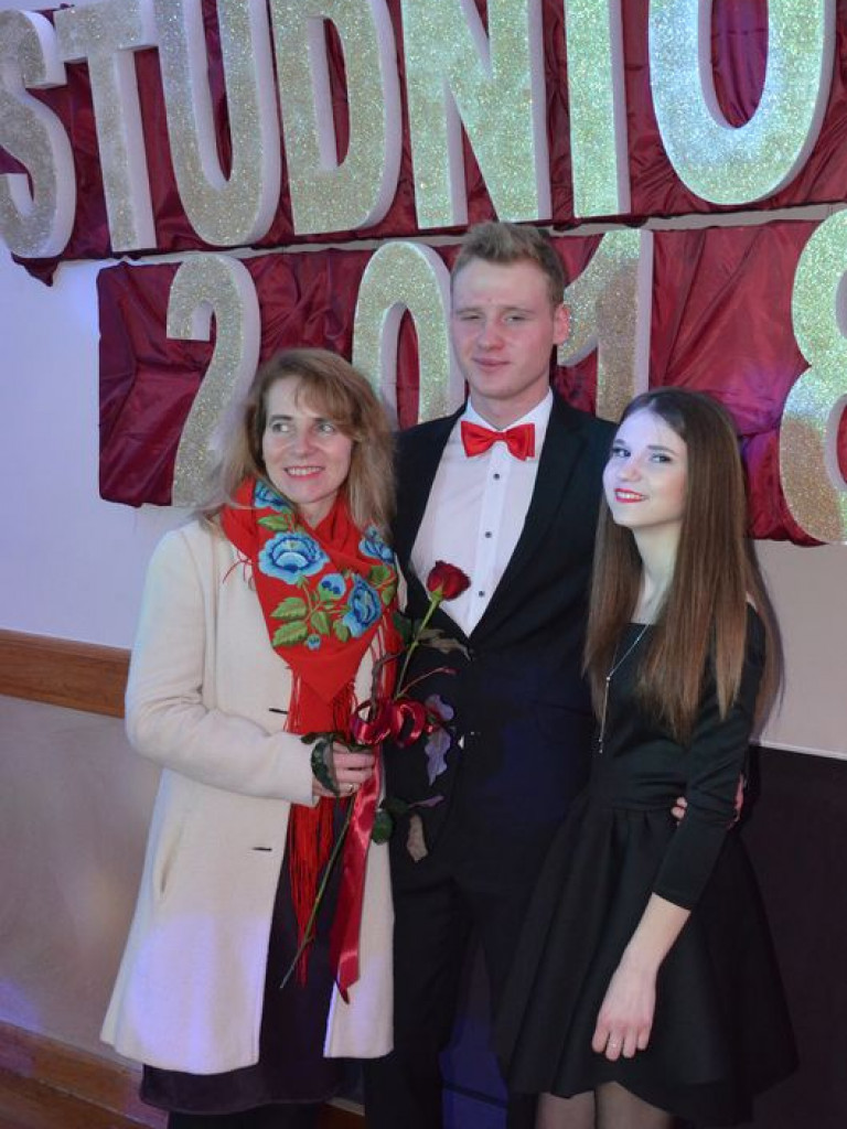 W Edenie zabrzmiał polonez